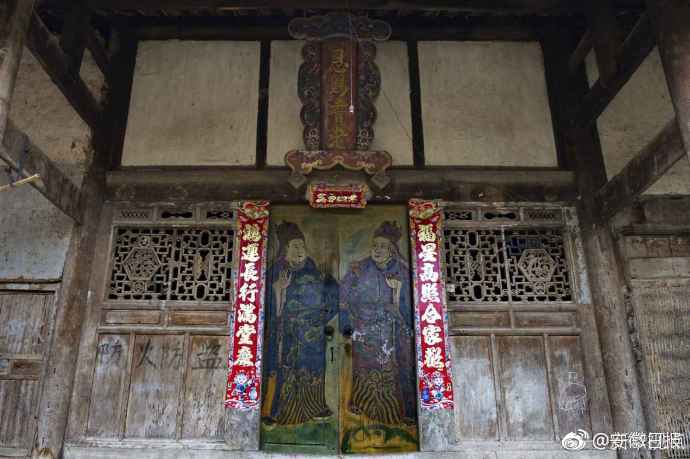 方舟生存进化最高生存者成就怎么完成